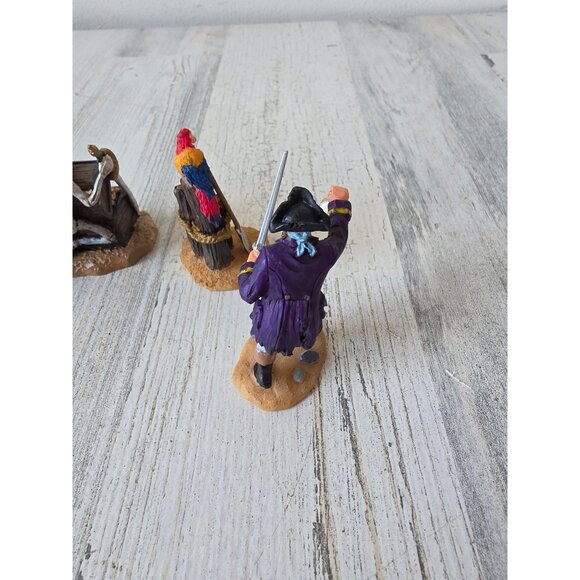 Lemax Pirate treasure chest scurvy parrot Halloween lookout first mate greedy vi - Picture 5 of 6